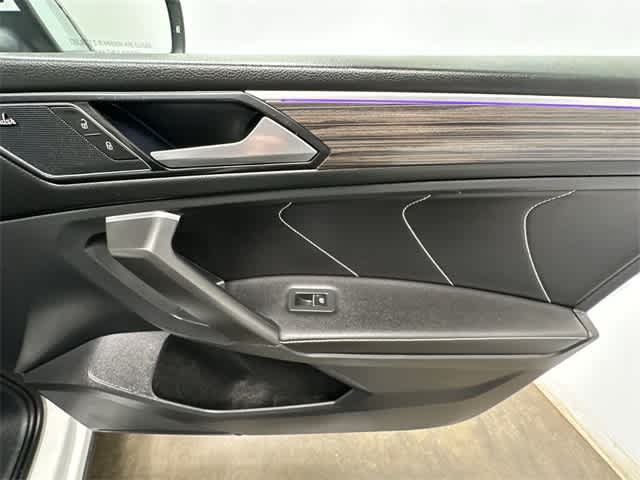 Thumbnail: 2022 Volkswagen Tiguan - 25