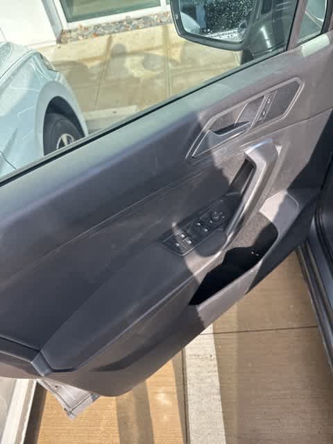 Thumbnail: 2021 Volkswagen Tiguan - 11