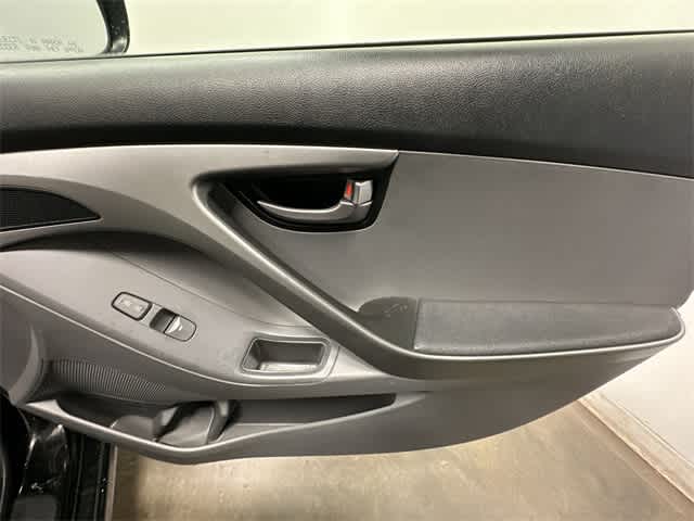 Thumbnail: 2012 Hyundai Elantra - 18