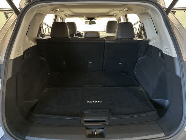 Thumbnail: 2021 Nissan Rogue - 26