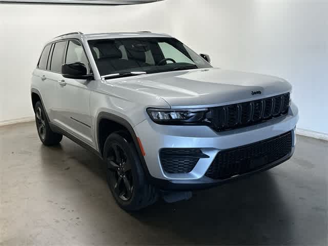 Thumbnail: 2023 Jeep Grand Cherokee - 32
