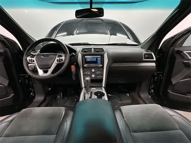 Thumbnail: 2015 Ford Explorer - 21