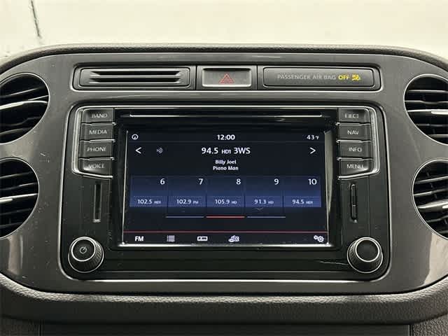 Thumbnail: 2016 Volkswagen Tiguan - 12