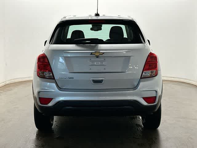 Thumbnail: 2017 Chevrolet Trax - 4