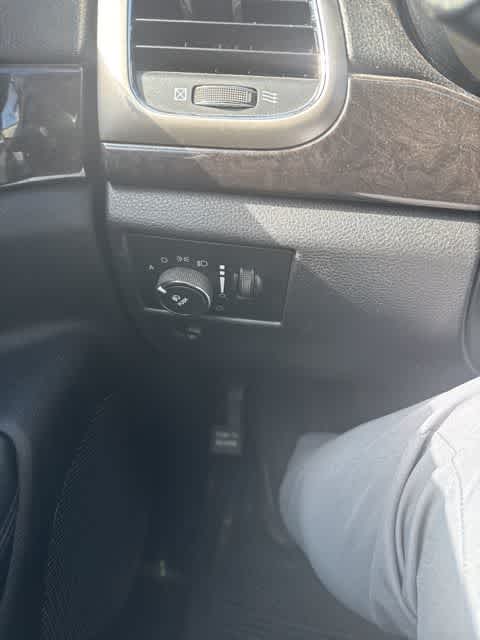 Thumbnail: 2012 Jeep Grand Cherokee - 17