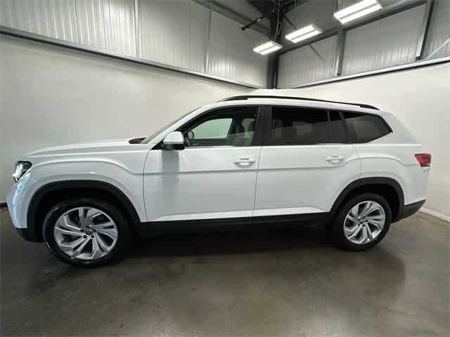 Used 2021 Volkswagen Atlas SE w/Tech with VIN 1V2KR2CA9MC572122 for sale in Moon Township, PA