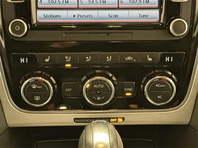 Thumbnail: 2012 Volkswagen Passat - 12