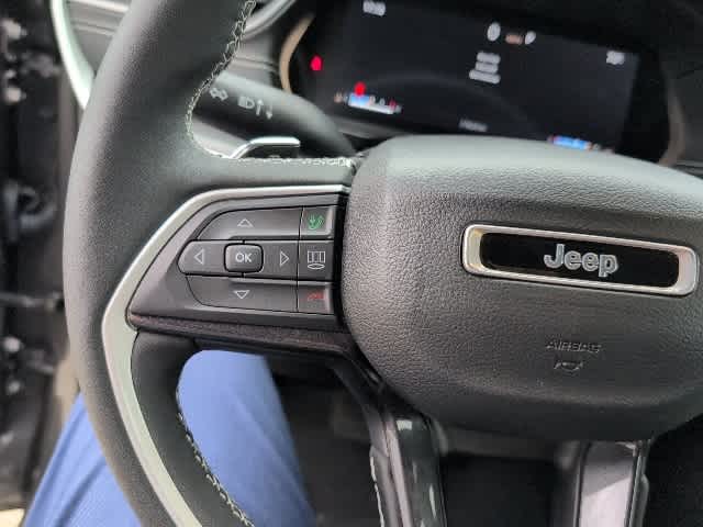 Thumbnail: 2023 Jeep Grand Cherokee - 16