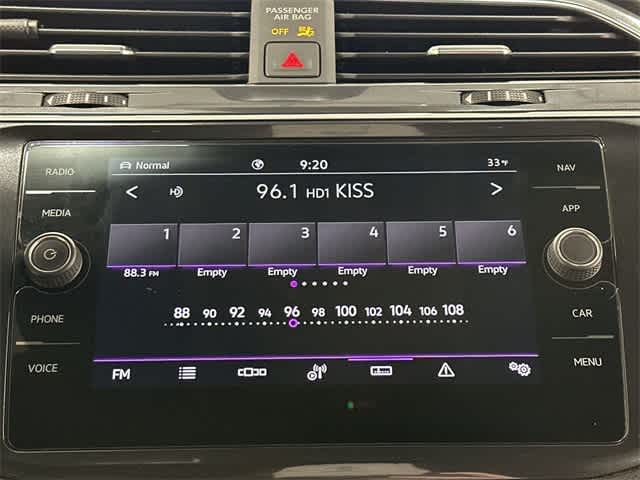 Thumbnail: 2022 Volkswagen Tiguan - 12