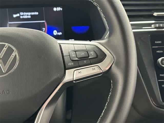 Thumbnail: 2022 Volkswagen Tiguan - 9