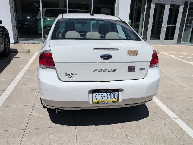 Thumbnail: 2010 Ford Focus - 3