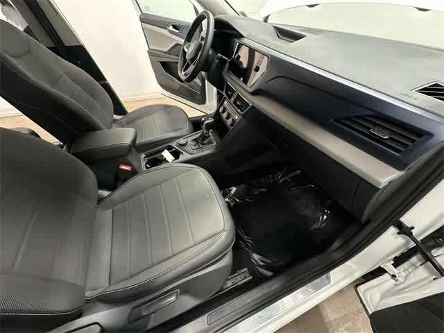 Thumbnail: 2022 Volkswagen Taos - 21