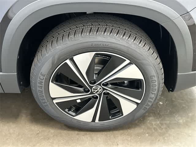 Thumbnail: 2025 Volkswagen Taos - 5