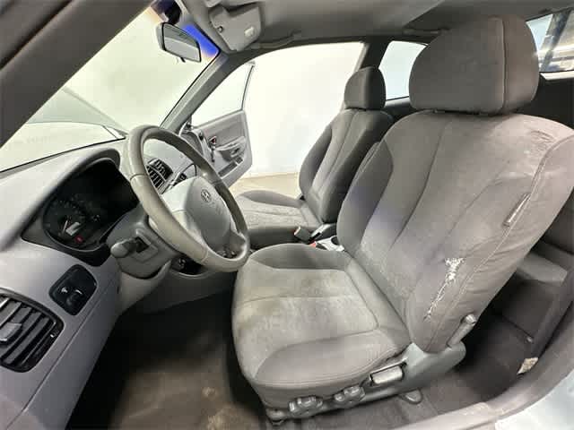 2003 Hyundai Accent  11