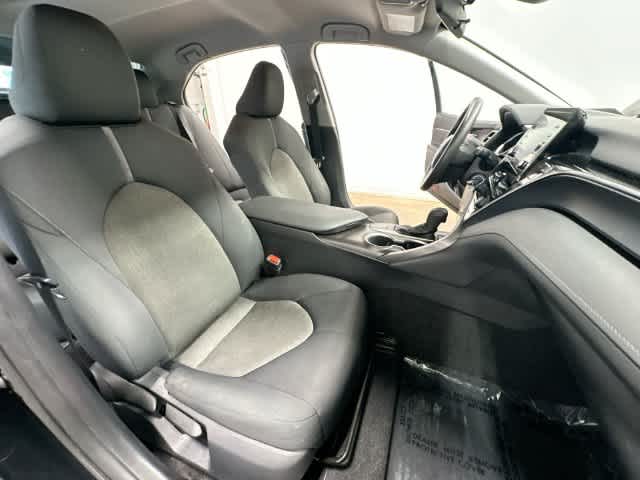 2022 Toyota Camry LE - Photo 18