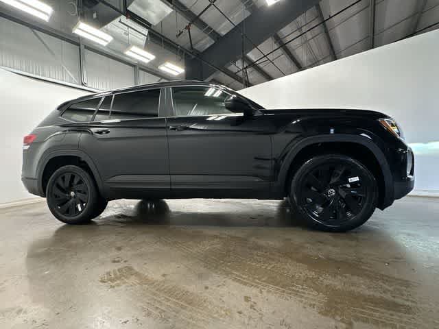 Thumbnail: 2026 Volkswagen Atlas - 3