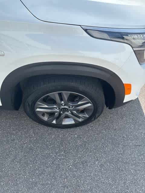 Thumbnail: 2021 Kia Seltos - 4