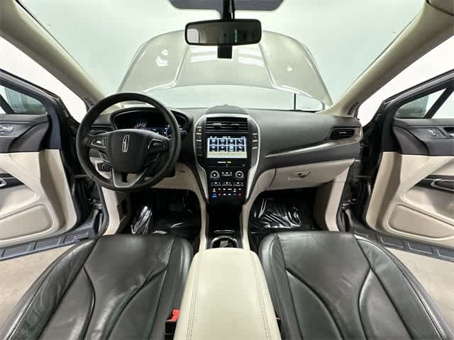 Thumbnail: 2017 Lincoln MKC - 22
