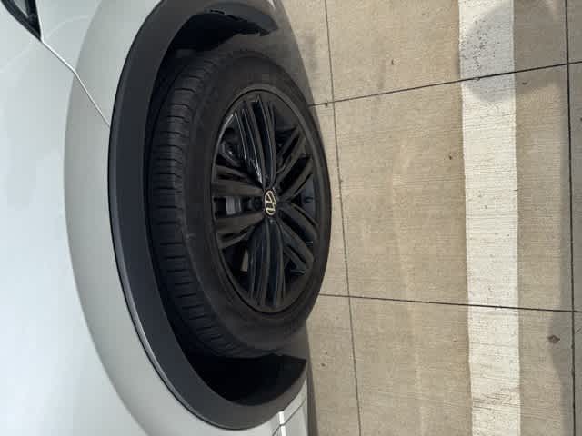 Thumbnail: 2022 Volkswagen Tiguan - 4