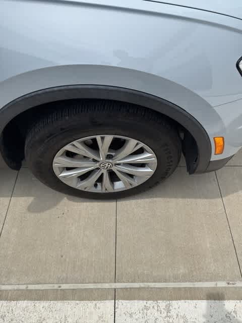 Thumbnail: 2018 Volkswagen Tiguan - 4