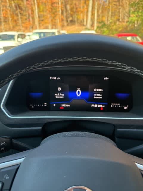 Thumbnail: 2022 Volkswagen Tiguan - 11