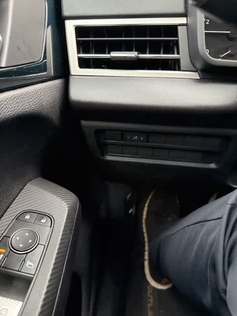 Thumbnail: 2022 Mitsubishi Outlander - 17