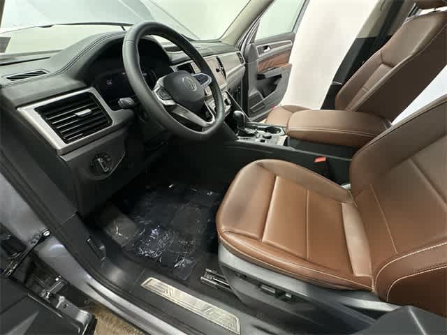 Thumbnail: 2023 Volkswagen Atlas - 17