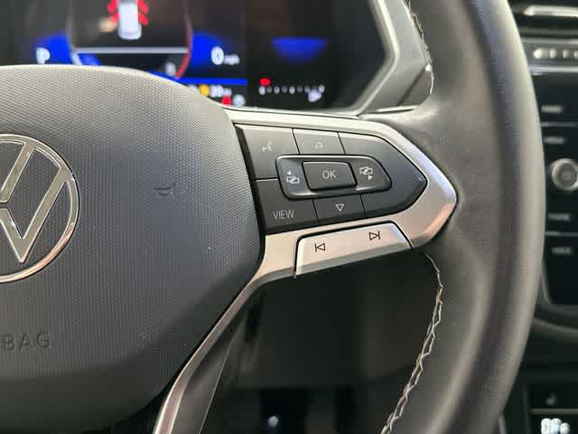 Thumbnail: 2023 Volkswagen Tiguan - 9