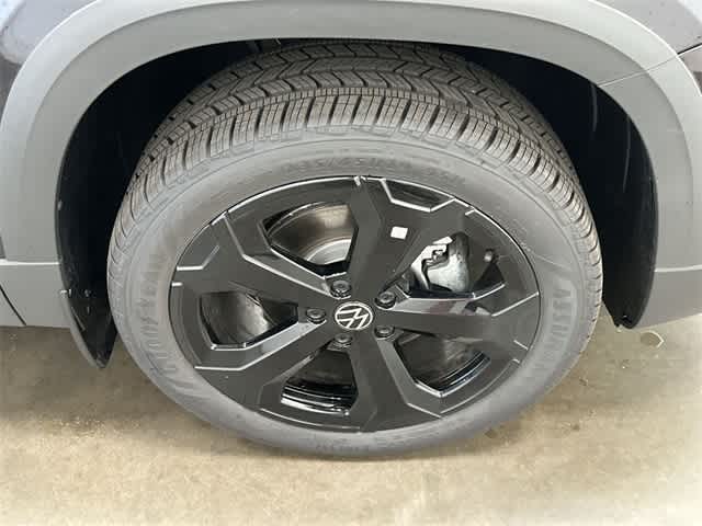 2025 Volkswagen Taos SEL 5