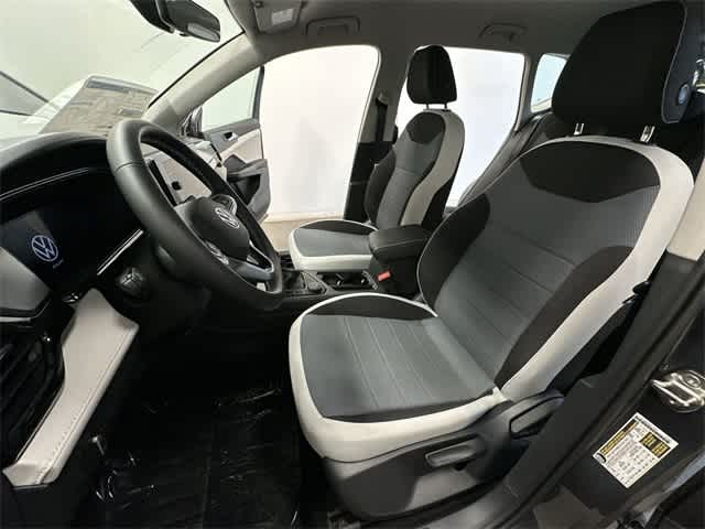 Thumbnail: 2025 Volkswagen Taos - 16