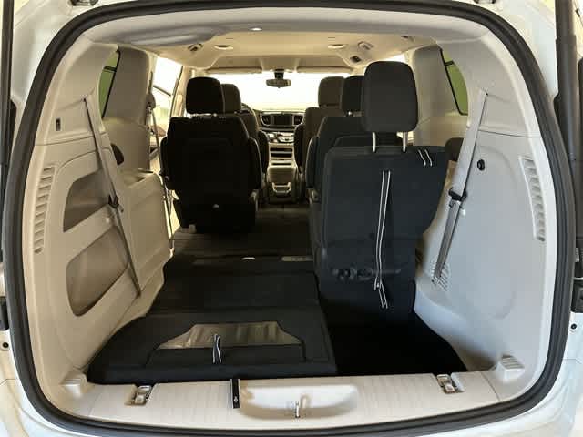 Thumbnail: 2018 Chrysler Pacifica - 27