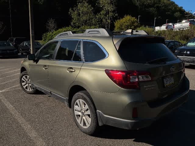 2017 Subaru Outback Premium photo 3