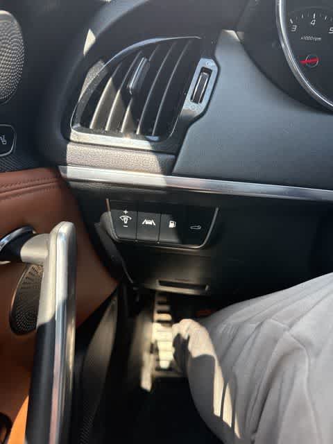 Thumbnail: 2023 Kia Stinger - 17