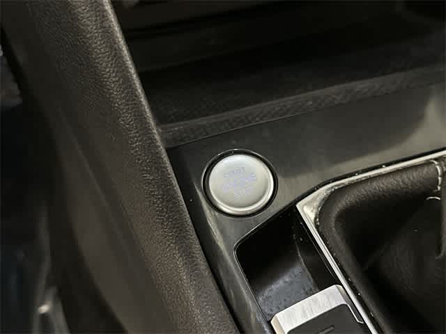 Thumbnail: 2023 Volkswagen Tiguan - 10