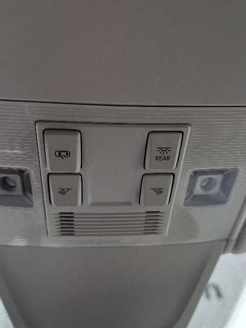 Thumbnail: 2023 Volkswagen Tiguan - 21