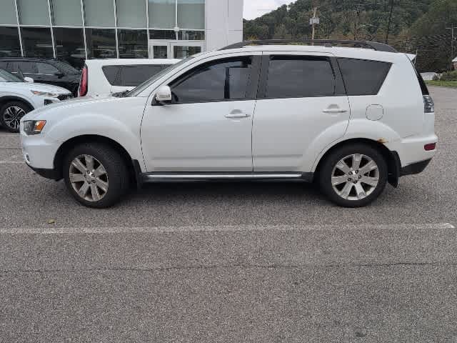 Thumbnail: 2010 Mitsubishi Outlander - 2