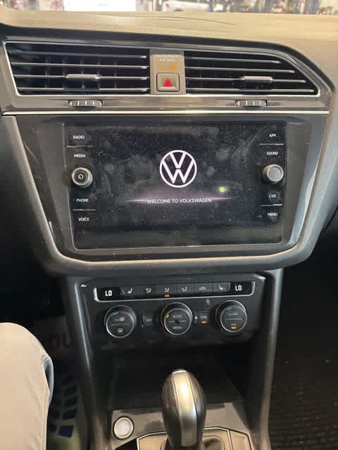 Thumbnail: 2021 Volkswagen Tiguan - 18