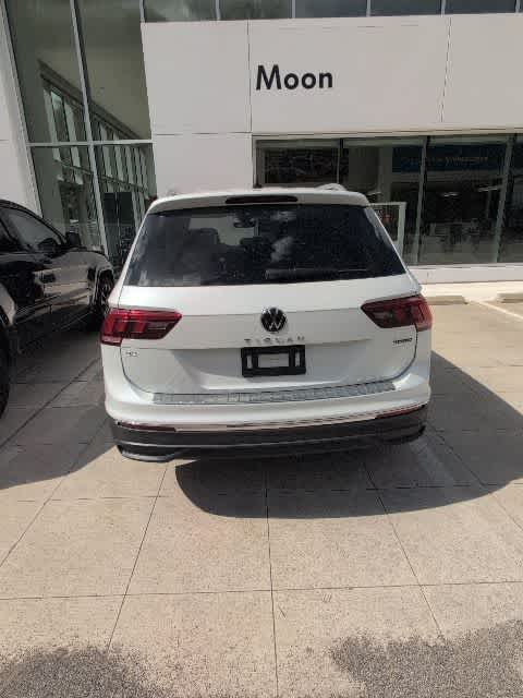 Thumbnail: 2023 Volkswagen Tiguan - 3