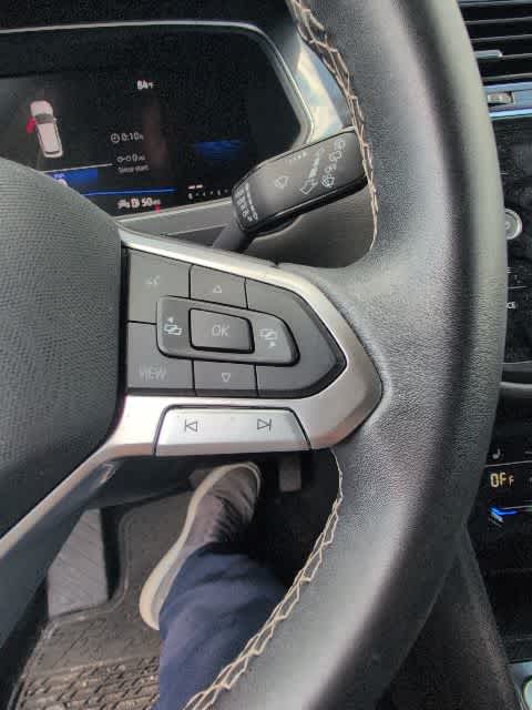 Thumbnail: 2023 Volkswagen Tiguan - 18