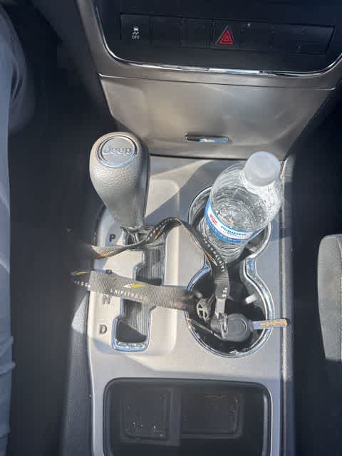 Thumbnail: 2012 Jeep Grand Cherokee - 20