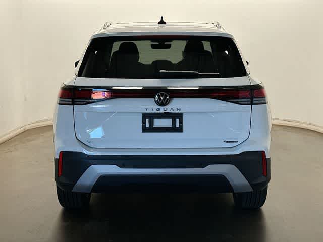 Thumbnail: 2026 Volkswagen Tiguan - 4