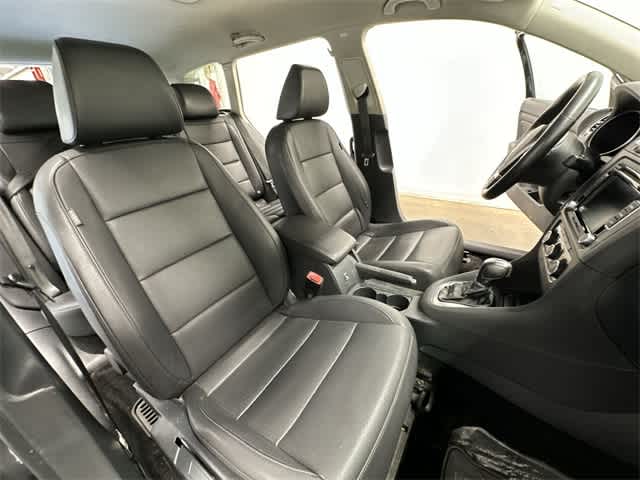 Thumbnail: 2012 Volkswagen Jetta - 16