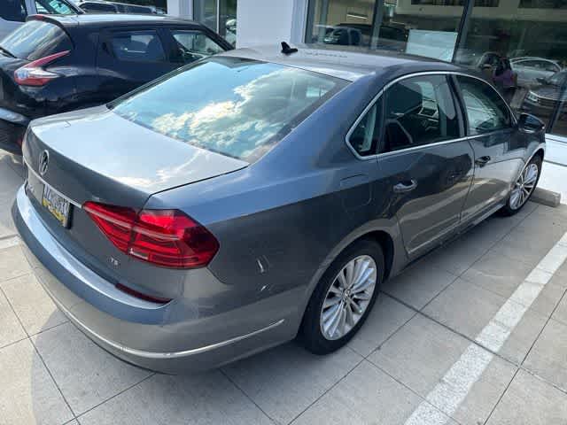 Thumbnail: 2016 Volkswagen Passat - 6