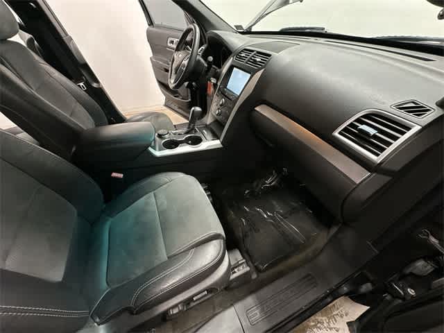 Thumbnail: 2015 Ford Explorer - 22