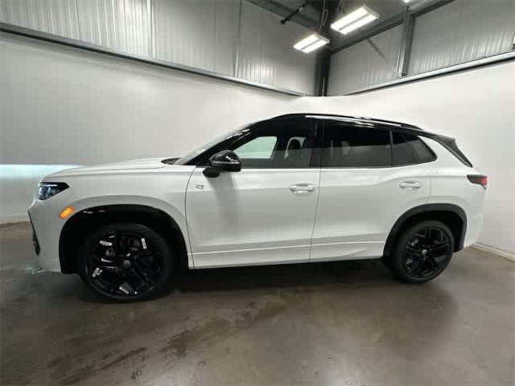 New 2026 Volkswagen Tiguan SE R-Line Black SUV