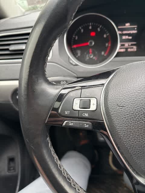 Thumbnail: 2017 Volkswagen Jetta - 17