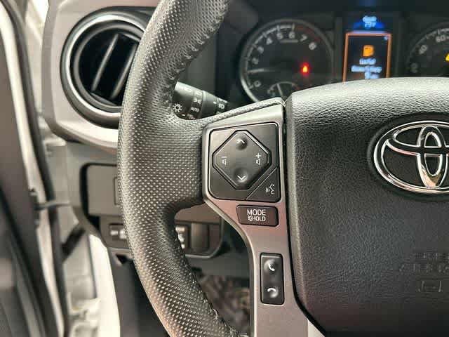 Thumbnail: 2022 Toyota Tacoma - 8