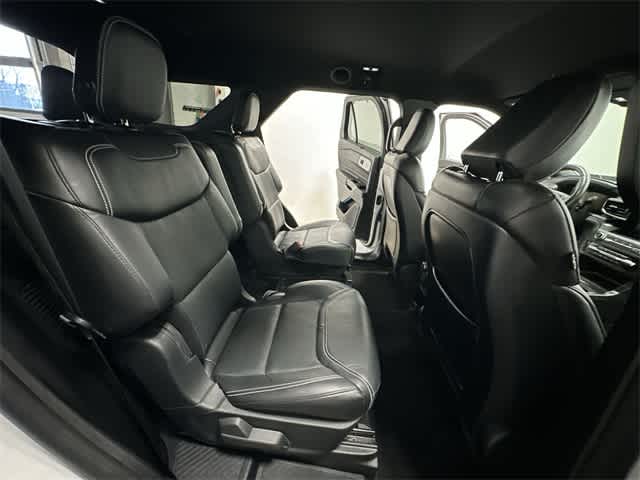 Thumbnail: 2020 Ford Explorer - 25