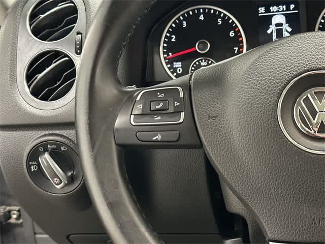 Thumbnail: 2016 Volkswagen Tiguan - 9