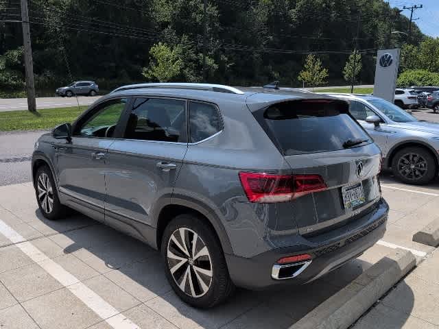 Thumbnail: 2022 Volkswagen Taos - 3